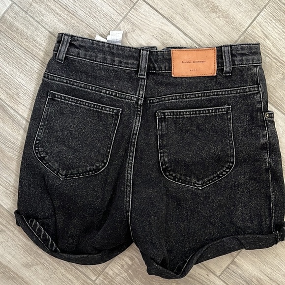 GREAT CONDITION - Black Denim Mom shorts - Picture 2 of 3
